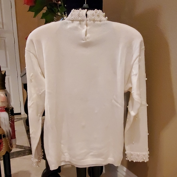Vintage Pearl Sweater - Picture 5 of 6